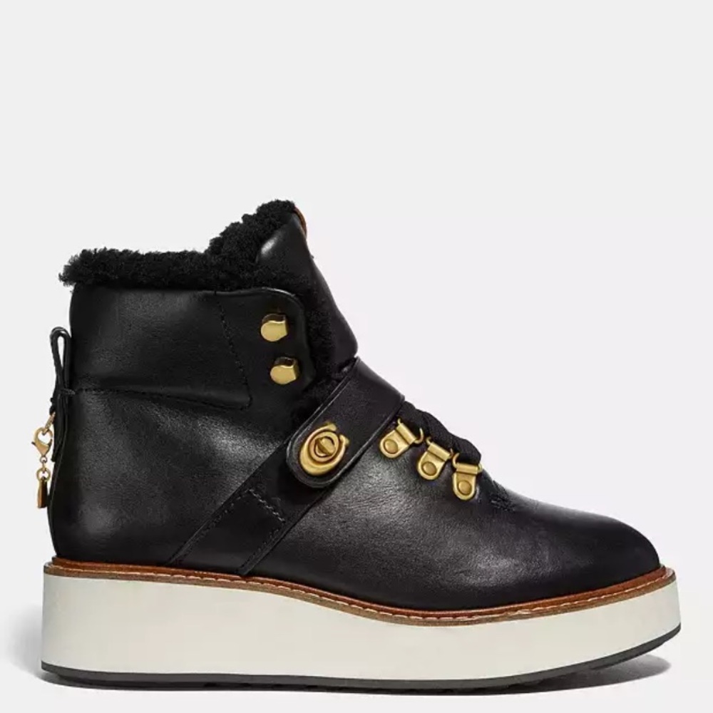 Coach City Hiker